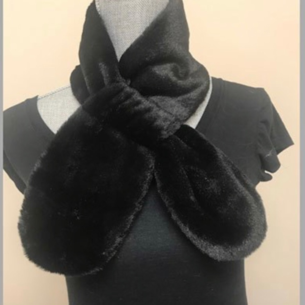 Softest Faux Rabbit Scarf, NWT - Picture 4 of 7